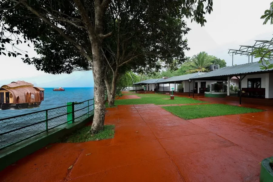 ILLIKKLAM Lakeside Cottages Kumarakom